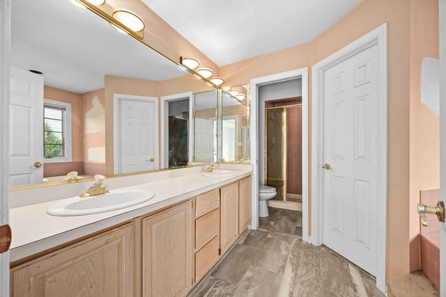 24219 S Lakeside Trail, Crete, IL 60417