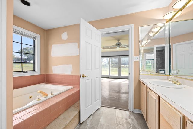 24219 S Lakeside Trail, Crete, IL 60417