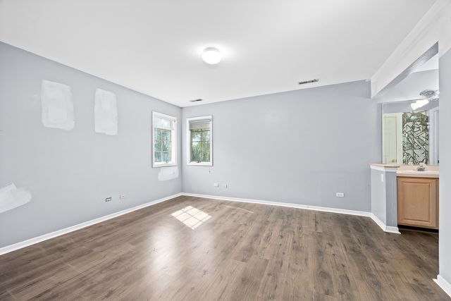 24219 S Lakeside Trail, Crete, IL 60417