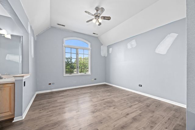 24219 S Lakeside Trail, Crete, IL 60417