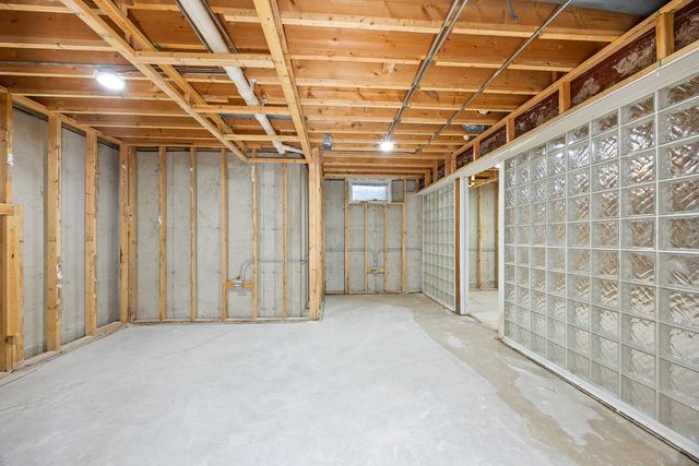 24219 S Lakeside Trail, Crete, IL 60417