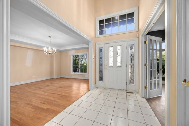 24219 S Lakeside Trail, Crete, IL 60417