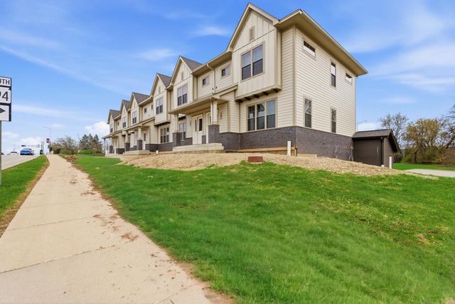 2121 Howard AVENUE, Saint Francis, WI 53235
