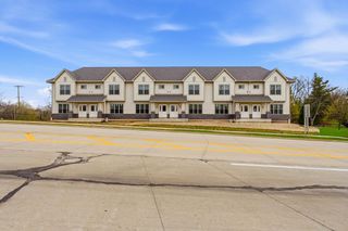 2121 Howard AVENUE, Saint Francis, WI 53235