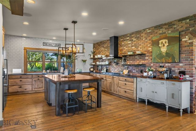 32 Pleasant View Drive, Bozeman, MT 59718