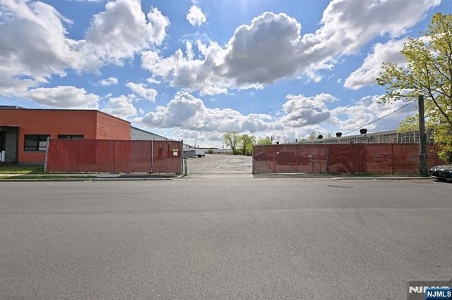 210 Newman Street, Hackensack, NJ 07601