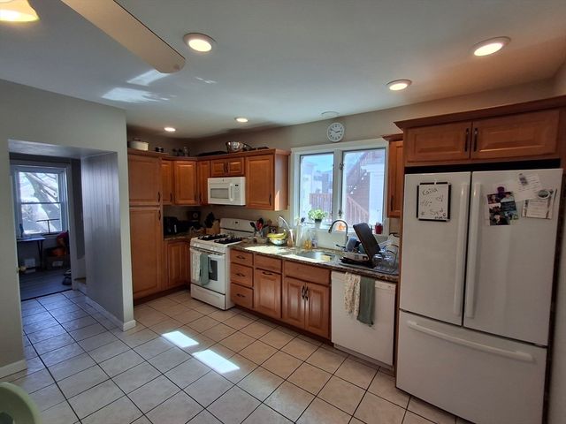 24 French 24, Watertown, MA 02472