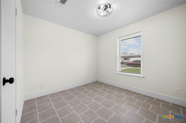 1800 Kirk Avenue, Killeen, TX 76543