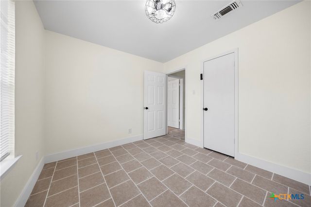 1800 Kirk Avenue, Killeen, TX 76543