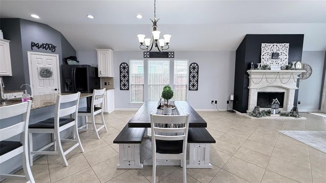 3201 Rock Brook Falls Lane, League City, TX 77573