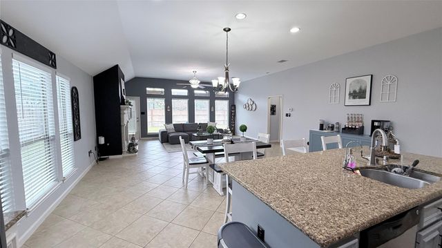 3201 Rock Brook Falls Lane, League City, TX 77573