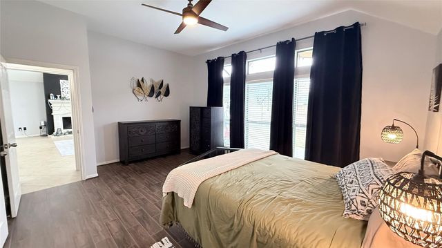 3201 Rock Brook Falls Lane, League City, TX 77573