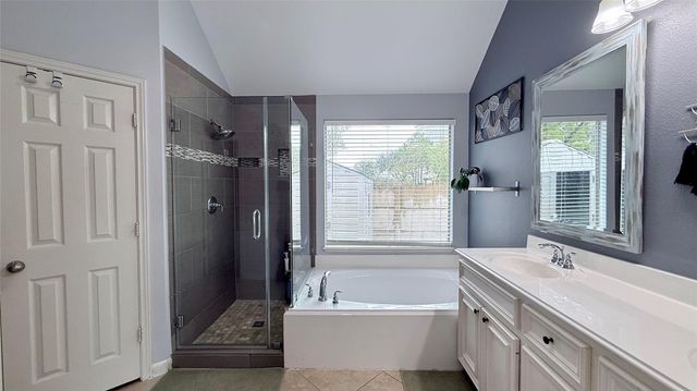 3201 Rock Brook Falls Lane, League City, TX 77573