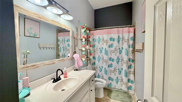 3201 Rock Brook Falls Lane, League City, TX 77573