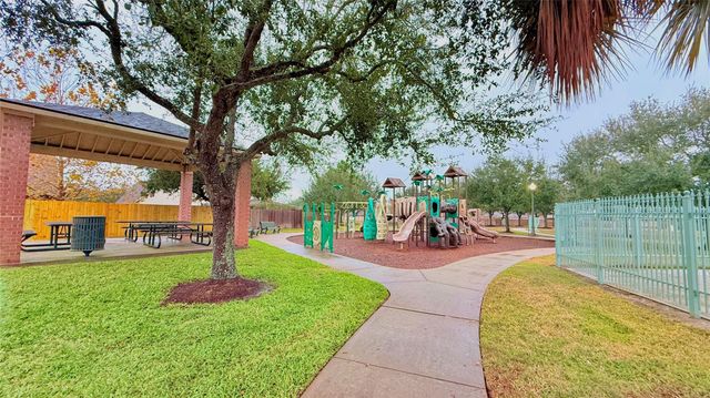 3201 Rock Brook Falls Lane, League City, TX 77573