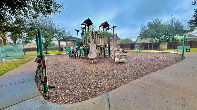 3201 Rock Brook Falls Lane, League City, TX 77573