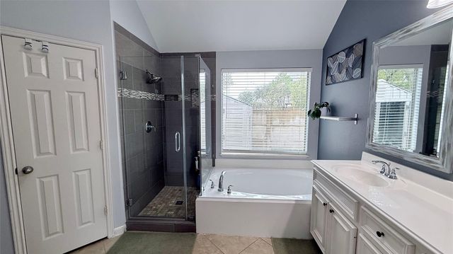 3201 Rock Brook Falls Lane, League City, TX 77573