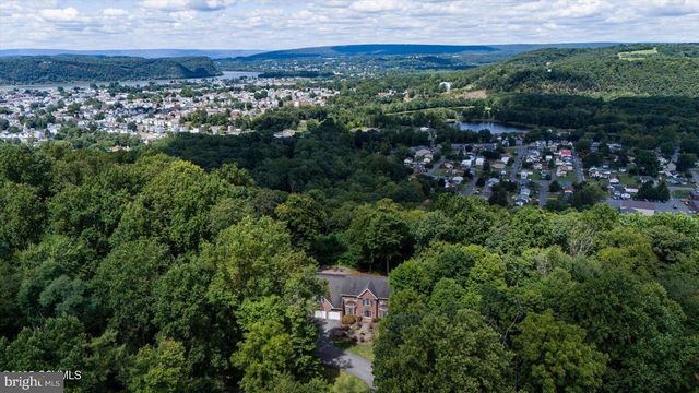 1299 EDISON HEIGHTS RD, Sunbury, PA 17801