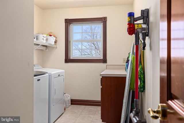 1299 EDISON HEIGHTS RD, Sunbury, PA 17801