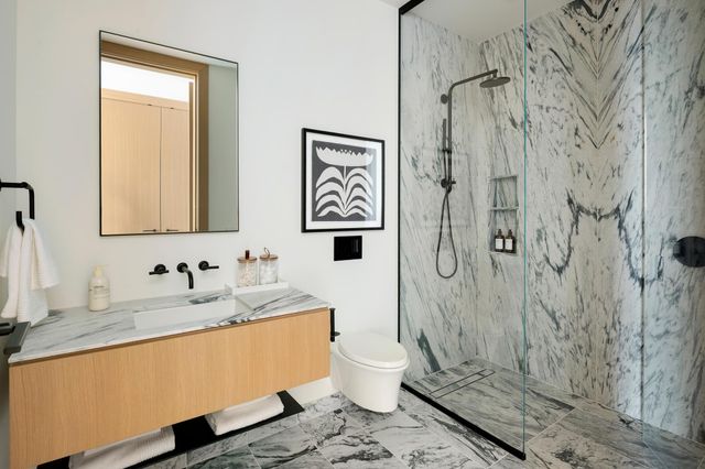 255 Hennepin Avenue 3404, Minneapolis, MN 55401