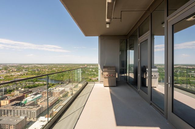 255 Hennepin Avenue 3404, Minneapolis, MN 55401