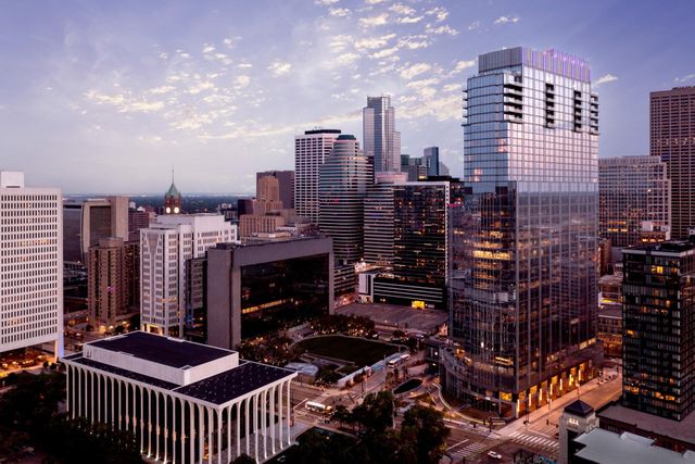 255 Hennepin Avenue 3404, Minneapolis, MN 55401