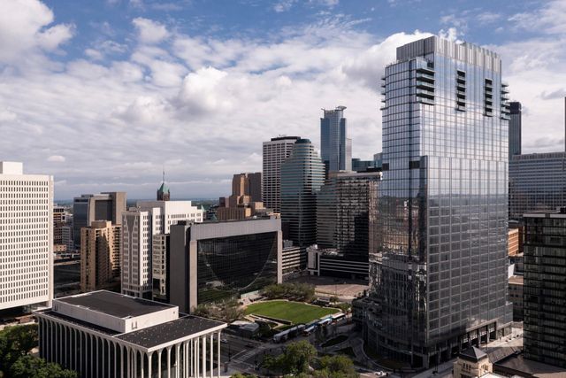 255 Hennepin Avenue 3404, Minneapolis, MN 55401