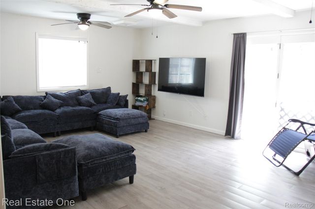 28051 Stuart Avenue, Southfield, MI 48076