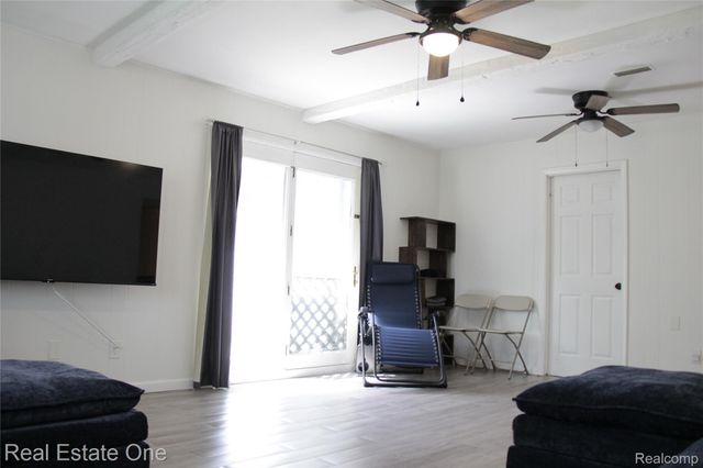 28051 Stuart Avenue, Southfield, MI 48076