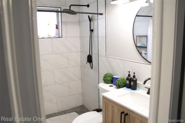 28051 Stuart Avenue, Southfield, MI 48076