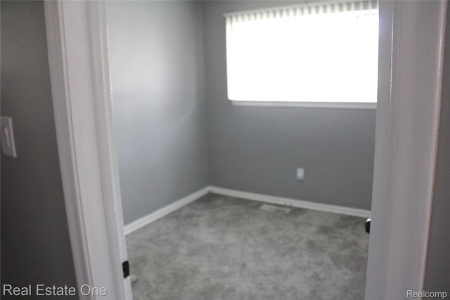 28051 Stuart Avenue, Southfield, MI 48076