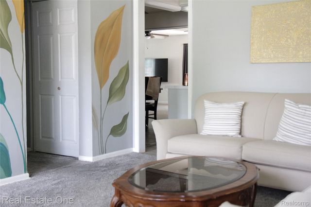 28051 Stuart Avenue, Southfield, MI 48076