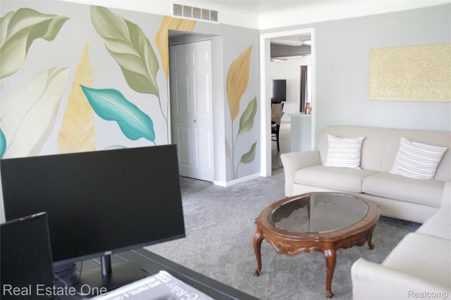 28051 Stuart Avenue, Southfield, MI 48076