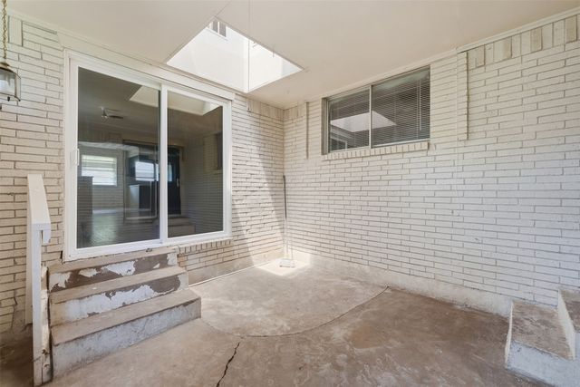 6607 Autumn Woods Trail, Dallas, TX 75232