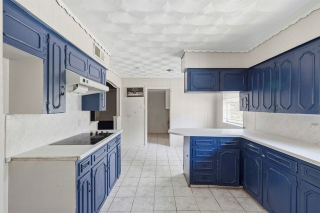 6607 Autumn Woods Trail, Dallas, TX 75232
