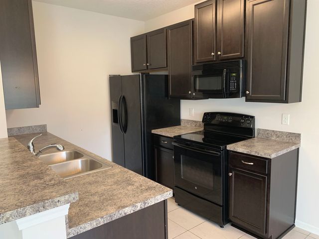 87 Moultrie Village Ln, St Augustine, FL 32086