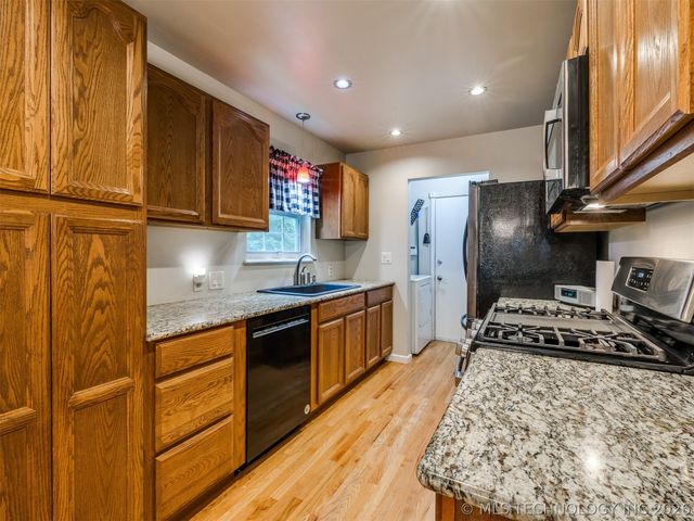 9208 E 93rd Street, Tulsa, OK 74133