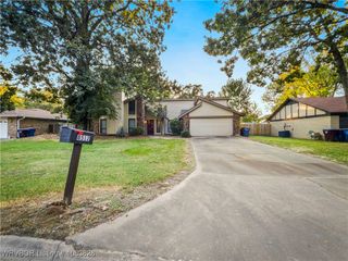8512 Meadow Drive, Fort Smith, AR 72908