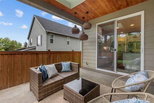 31327 43rd Place SW, Federal Way, WA 98023
