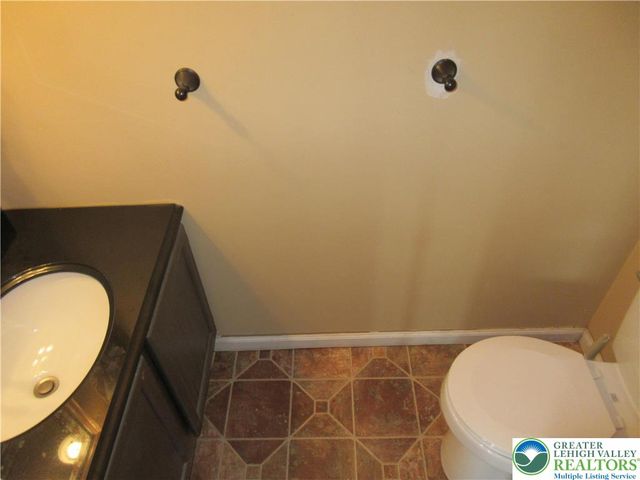 1289 Forest Road, Whitehall Twp, PA 18052