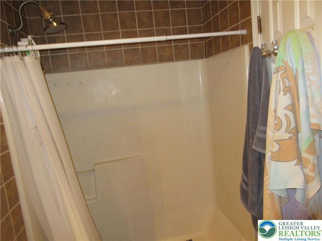 1289 Forest Road, Whitehall Twp, PA 18052