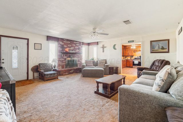 1790 FM 145, Hart, TX 79043