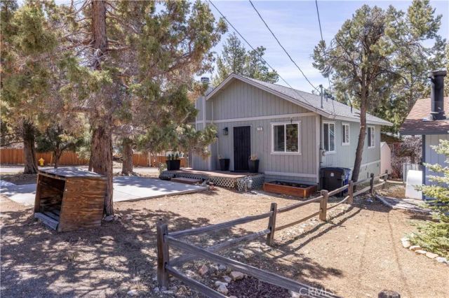196 Sunset Lane, Sugarloaf, CA 92386