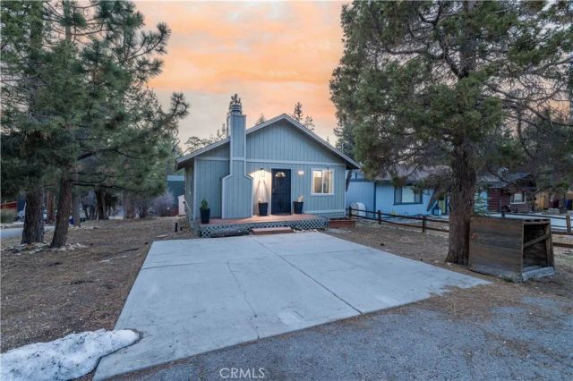 196 Sunset Lane, Sugarloaf, CA 92386