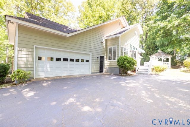 751 Blakeston Dr, Chesterfield, VA 23236