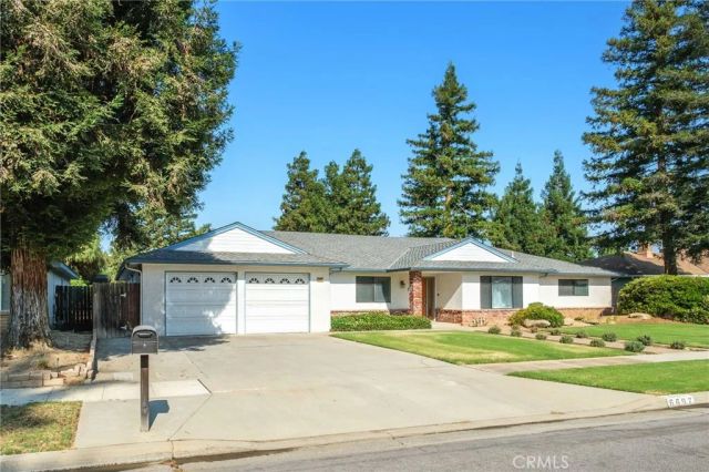 6697 N Teilman, Fresno, CA 93711
