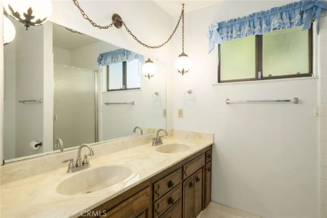 6697 N Teilman, Fresno, CA 93711