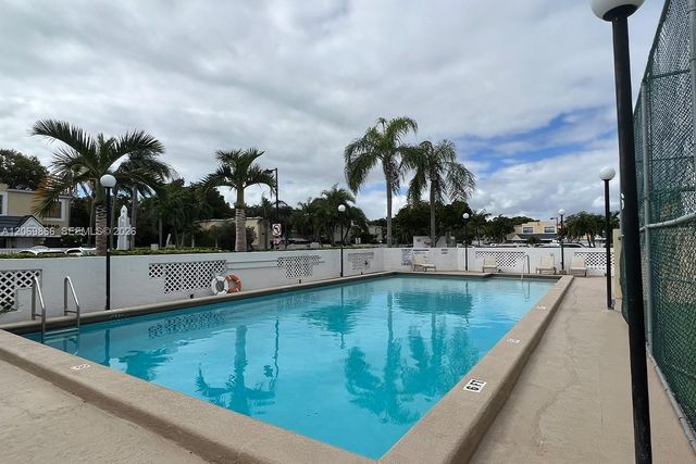 4500 SW 68th Ct Circle 5-3, Miami, FL 33155