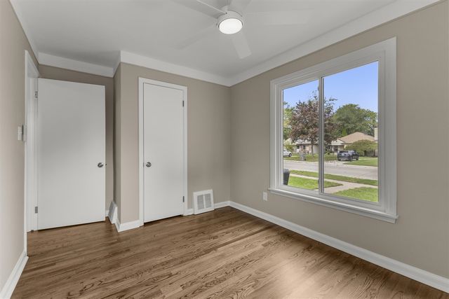 24601 Carlysle Street, Dearborn, MI 48124
