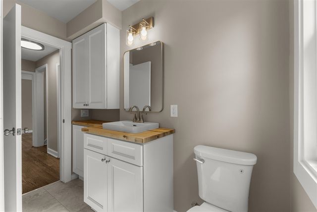 24601 Carlysle Street, Dearborn, MI 48124